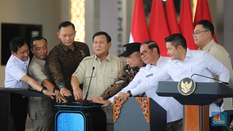 Presiden Prabowo Subianto saat menghadiri peresmian Stasiun Tanah Abang Baru di Jakarta, Selasa (4/11/2025). (CNBC Indonesia/Faisal Rahman)