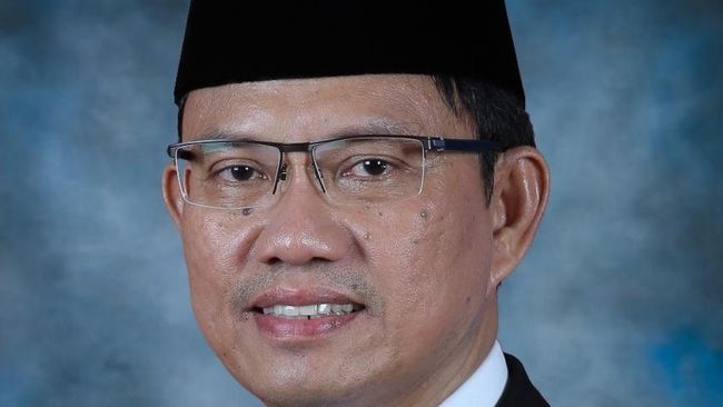 Tak Punya Mobil dan Naik Angkot, Pejabat RI Ini Disebut Miskin