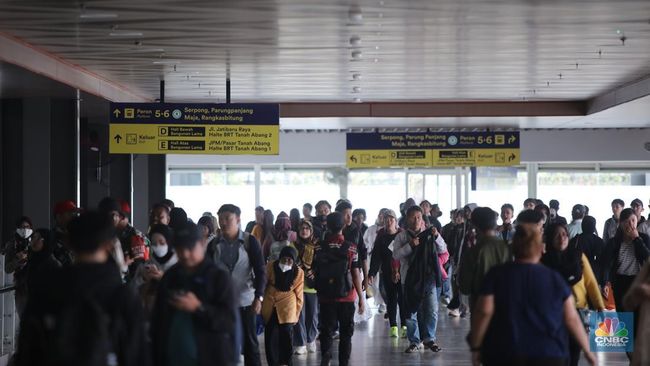 Penumpang KRL Meledak, Subsidi Tiket Tembus Rp 1,7 Triliun