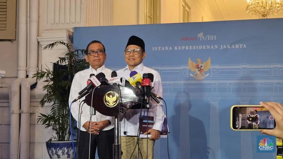 Cak Imin dan Pratikno saat konpres di Istana Negara, Jakarta, Rabu (5/11/2025). (CNBC Indonesia/Emir Yanwardhana)