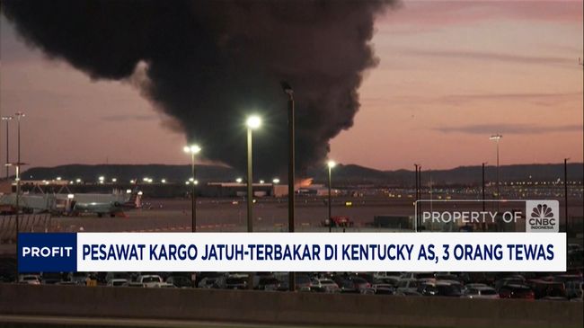 Video: Pesawat Kargo Jatuh dan Terbakar di Kentucky AS, 3 Orang Tewas