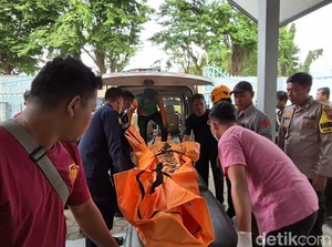 Isak Tangis Iringi Datangnya Jenazah 2 Mahasiswa UIN yang Hanyut di Kendal