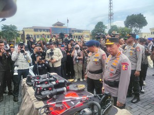Kapolri Tinjau Sarana-Prasarana Tanggap Bencana, Ada Helikopter-Alat Flat Bag