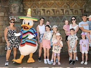 Pasangan Influencer dengan 22 Anak Didenda, Liburan ke Disney di Waktu Sekolah