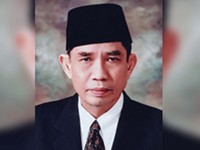 Tak Punya Mobil dan Naik Angkot, Pejabat RI Ini Disebut Miskin