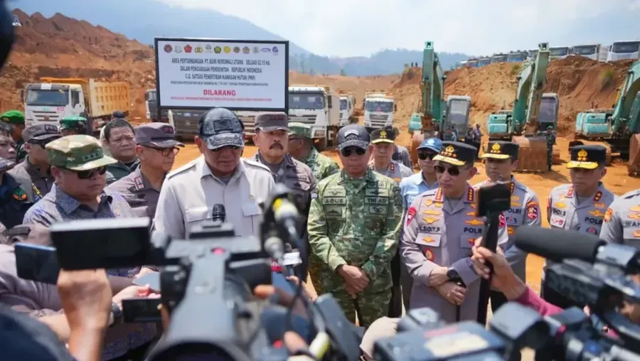 Panglima TNI Bersama Menhan RI Tinjau Keberhasilan Satgas PKH Tertibkan Tambang Nikel Ilegal di Morowali, Sulteng. (Instagram/puspentni)