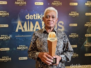 Bambang Parianom Raih detikJatim Awards untuk Konservasi Sumber Mata Air