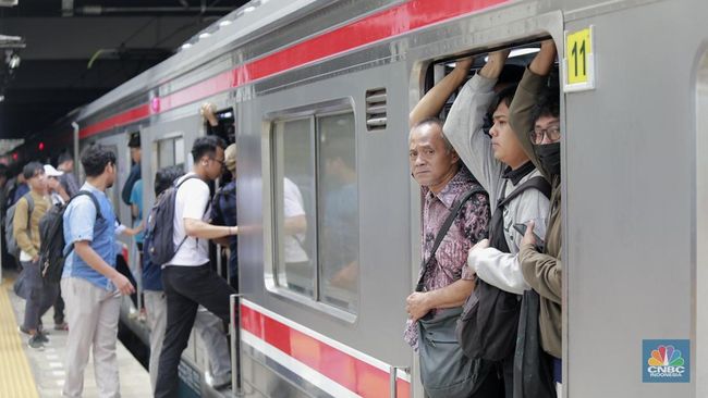 Orang RI Tahan Beli Mobil Baru Tapi Tetap Jalan-Jalan, Pertanda Apa?