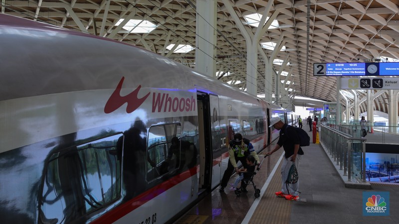 Suasana Stasiun Whoosh Halim, Jakarta, Rabu (5/11/2025). (CNBC Indonesia/Faisal Rahman)