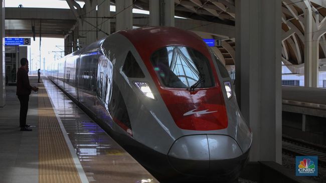 KCIC Lego Murah Lagi Tiket Kereta Cepat Whoosh, Diskon Tembus Segini