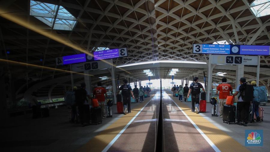 Suasana Stasiun Whoosh Halim, Jakarta, Rabu (5/11/2025). (CNBC Indonesia/Faisal Rahman)
