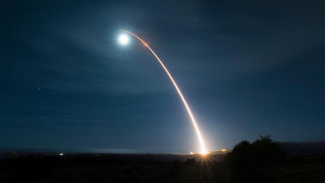 Boom! Trump Tembak Rudal Balistik Antarbenua AS, Minuteman III