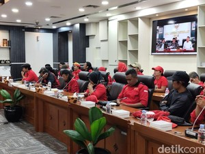 Video: Ketua BAM Temui Massa Buruh, Setuju Ubah UU Ketenagakerjaan