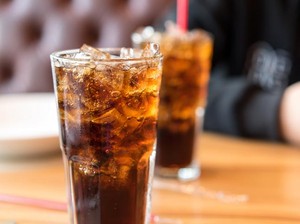 5 Efek Samping Soda Diet, Faktanya Tak Lebih Sehat dari Soda Biasa