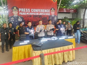 Polisi Tangkap 6 Pelaku Sindikat Curanmor Modus Sewa Kos di Jakbar