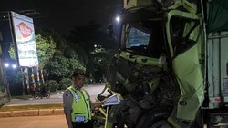 Pemotor di Palembang Tewas Usai Terlibat Laka Beruntun dengan Truk
