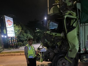 Pemotor di Palembang Tewas Usai Terlibat Laka Beruntun dengan Truk