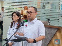 konferensi pers bersama Menteri Komdigi Meutya Hafid di Kantor PPATK, Jakarta Pusat, Kamis (6/11/2025). (CNBC Indonesia/Intan Rakhmayanti Dewi)