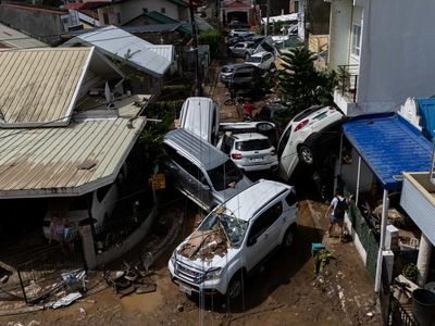 Topan Raksasa Ngamuk, 200 Orang Tewas-Rumah Tersapu
