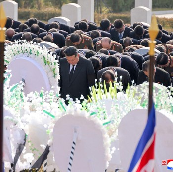 Kunci Sukses Kekuasaan Kim Jong Un Meninggal Dunia, Korut Beri Hormat