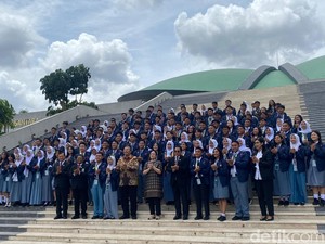 Puan di Hadapan Siswa Parlemen Remaja: DPR Terbuka tapi Ada Aturannya