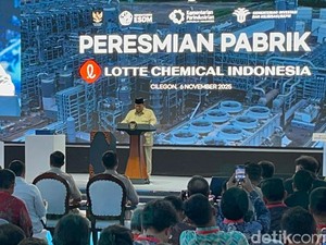 Prabowo Ngaku Beruntung Resmikan Pabrik Petrokimia Hari Ini, Ungkit Angka 8