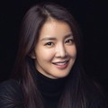 Aktris Lee Si-young Melahirkan Anak dari Embrio sebelum Cerai