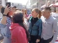 Detik-Detik Presiden Alami Pelecehan Seksual, Dada Dipegang Depan Umum