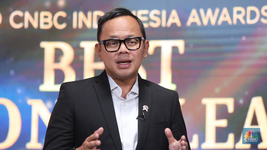 Wakil Menteri Dalam Negeri, Bima Arya menyampaikan paparan dalam Road To CNBC Indonesia Awards kategori Best Regional Leader di Jakarta, Kamis (6/11/2025). (CNBC Indonesia/Faisal Rahman)