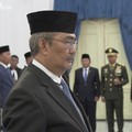 Jimly Asshiddiqie dilantik Presiden Prabowo Subianto sebagai Ketua Komisi Reformasi Polri di Istana Merdeka, Jakarta, Jumat (7/11/2025). (Tangkapan Layar Youtube/Sekretariat Presiden)