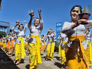 Nusa Penida Festival 2025 Dibuka Tari Pendet Pasepan-Tari Baris Pati Ampel