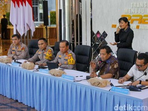 Daftar 8 Tersangka Kasus Tudingan Ijazah Palsu Jokowi: Roy Suryo cs