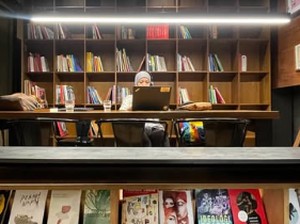Agenda Weekend Seru, Coba Mampir ke 5 Bookcafe di Jakarta Ini Yuk!