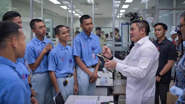 Congrats Lolos Magang! Duit Jangan Dihabisin, Investasi di Saham Ini!