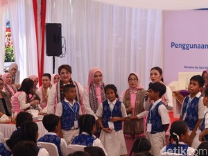 Safari di SDN 5 Pedungan, Selvi Ananda Minta Ortu Awasi Anak Saat Main Internet