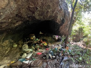 Fenomena Manusia Gua di Pedalaman Hutan Jombang Bikin Warga Resah