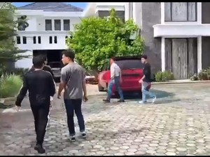 Polisi Serahkan 27 WN China Terkait Sindikat Penipuan Online ke Imigrasi