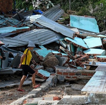 Potret Petaka Acak-Acak 2 Tetangga RI, Korban Jiwa Terus Berjatuhan