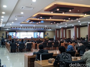 Dana Transfer dari Pusat Turun Rp 1 Triliun, Wagub Dinda Akui 2026 Tahun Krusial
