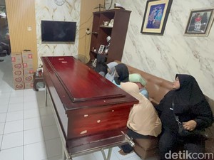 Jenazah Reno yang Ditemukan Terbakar di Kwitang Dimakamkan Hari Ini