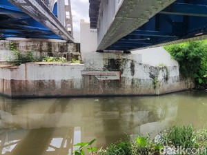 Pria Misterius Tewas Tertabrak KA Sancaka, Terpental ke Bawah Jembatan Berbah