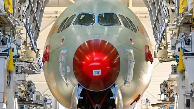 Potret Pesawat Raksasa Bisa Terbang Nonstop 22 Jam, Ini Rutenya