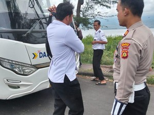 Ulah Kondektur Bus Tusuk Bokong Pacar Berujung Bui