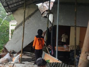 Diguyur Hujan Deras, Tebing di Kembaran Banyumas Longsor