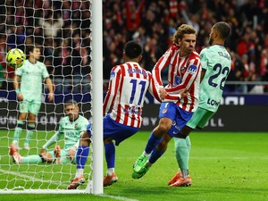 Atletico Vs Levante: Griezmann 2 Gol, Los Colchoneros Menang 3-1