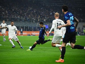 Inter Gusur Napoli di Puncak Klasemen, Dibayangi AS Roma