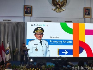 Pramono Beri Sertifikat ke Para Driver Perempuan TransJ: Ini Langkah Baik