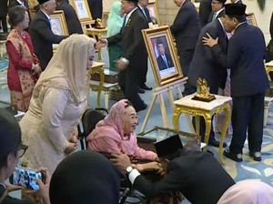 Gus Yahya-Gus Ipul Sungkem ke Sinta Wahid Usai Gus Dur Jadi Pahlawan Nasional