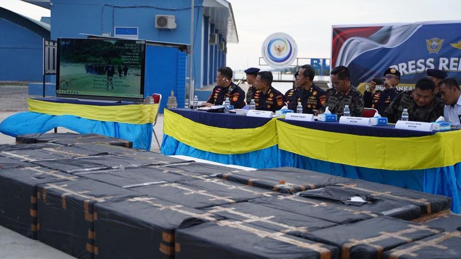 Kantor Wilayah Direktorat Jenderal Bea Cukai Kepulauan Riau gagalkan upaya penyelundupan 281.583 ekor benih bening lobster (BBL) di Perairan Utara Bintan. (Dok. Bea Cukai)