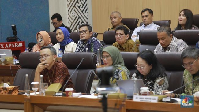 DPR Panggil 8 Perusahaan Air Minum Dalam Kemasan, Ini Mereknya